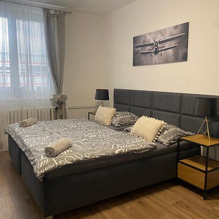 Cerna Ruze - Apartman 3 Plzeň Buitenkant foto