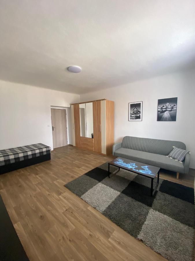Cerna Ruze - Apartman 3 Plzeň Buitenkant foto