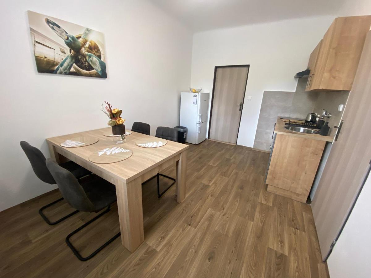 Cerna Ruze - Apartman 3 Plzeň Buitenkant foto