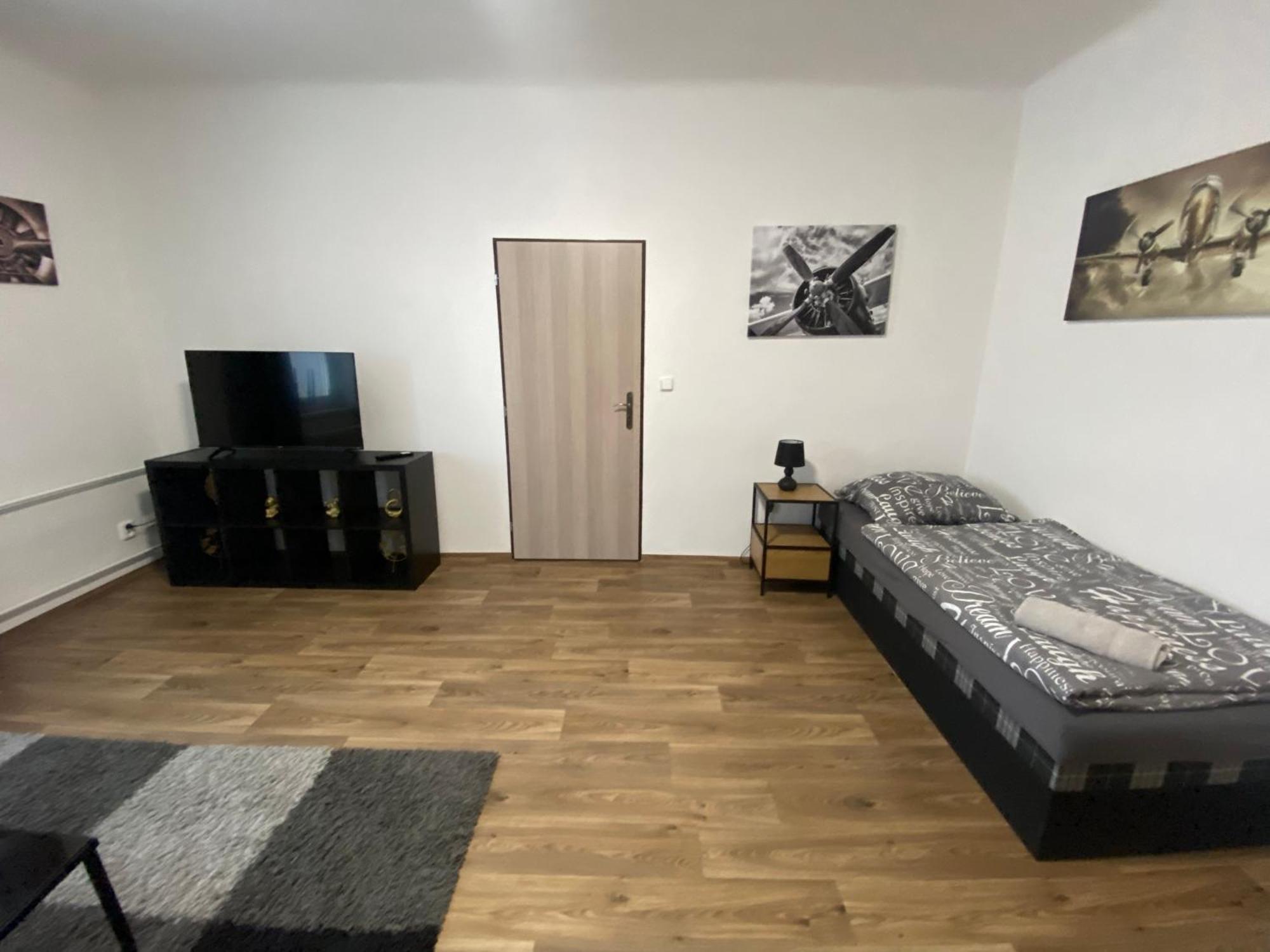 Cerna Ruze - Apartman 3 Plzeň Buitenkant foto