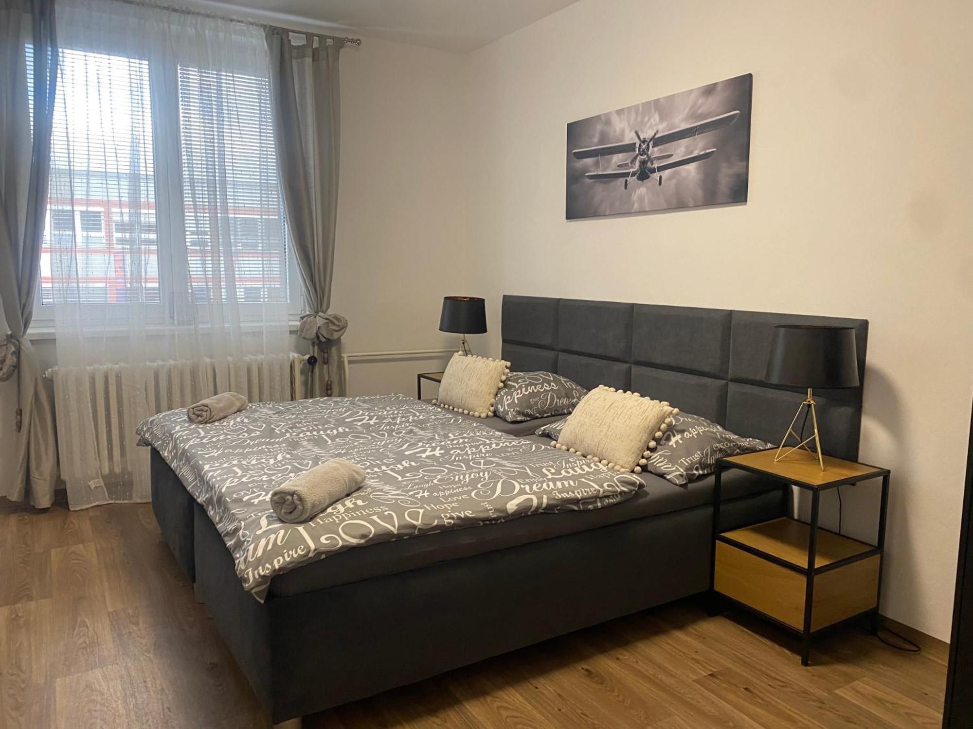 Cerna Ruze - Apartman 3 Plzeň Buitenkant foto