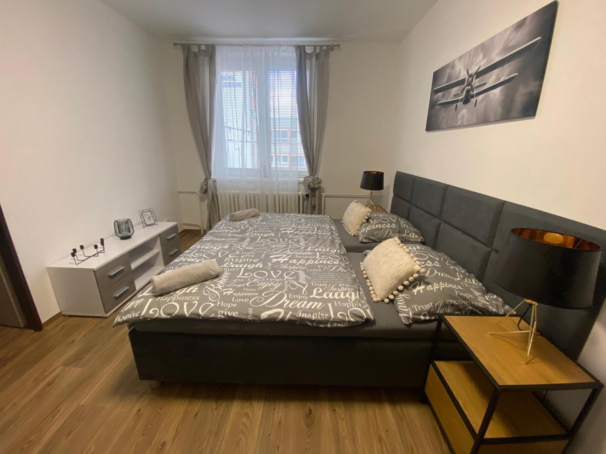 Cerna Ruze - Apartman 3 Plzeň Buitenkant foto